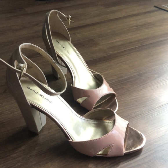 Like new Bandolino size 8.5 - Picture 2 of 11